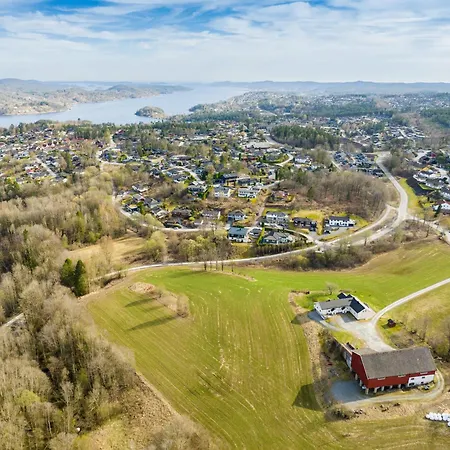 Vila Hovholt Gard. Idyll I Porsgrunn, Gangavstand Til Sjoen, Landlig Og Sentralt Porsgrunn